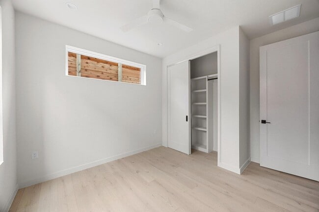 Building Photo - 1709 Maple Ave