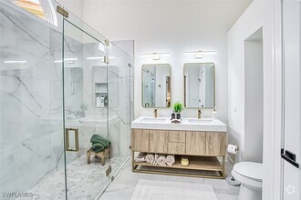 Building Photo - 12370 Kelly Sands Way