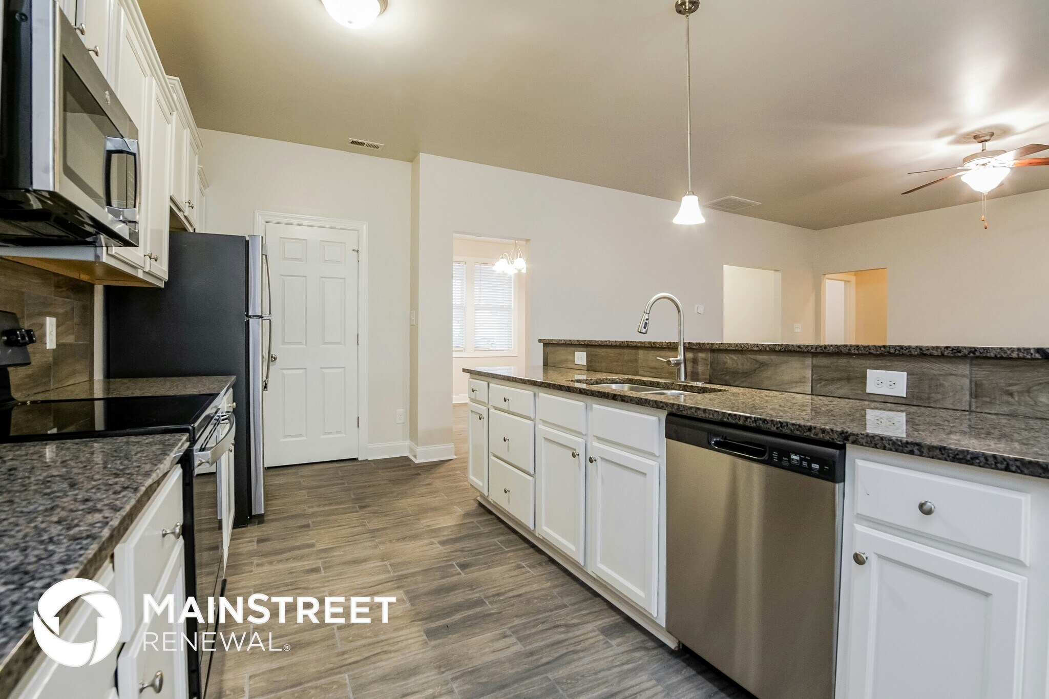 Building Photo - 140 Telesto Cir