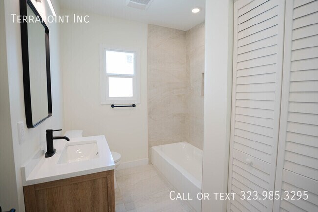 Building Photo - 1036 Westmoreland Ave