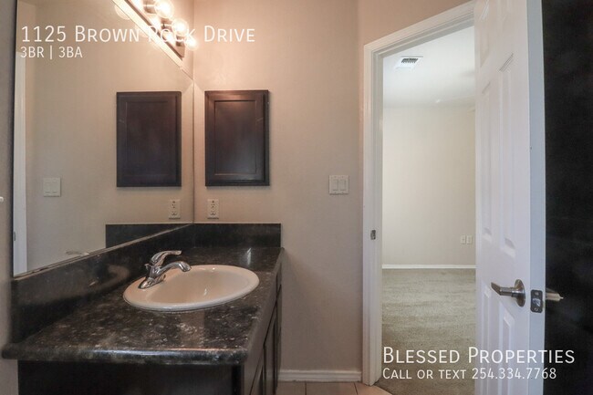 Building Photo - 1125 Brown Rock Dr