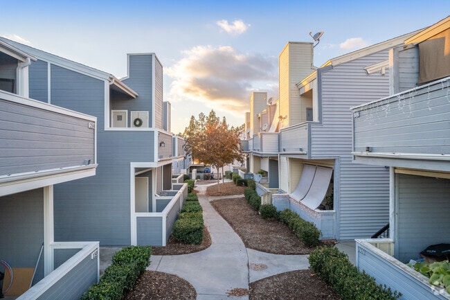 Entrance - Colony Park Condominiums