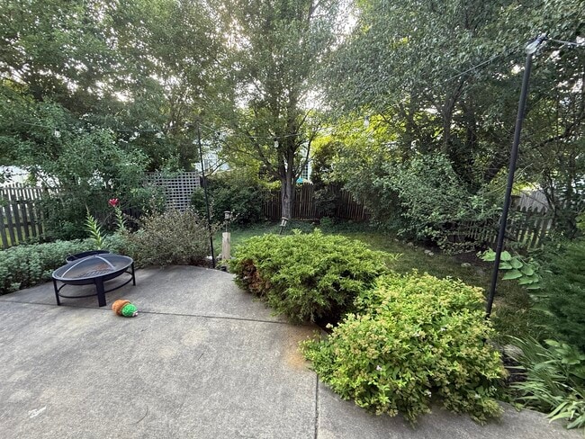Building Photo - 2717 Glenwood Ct