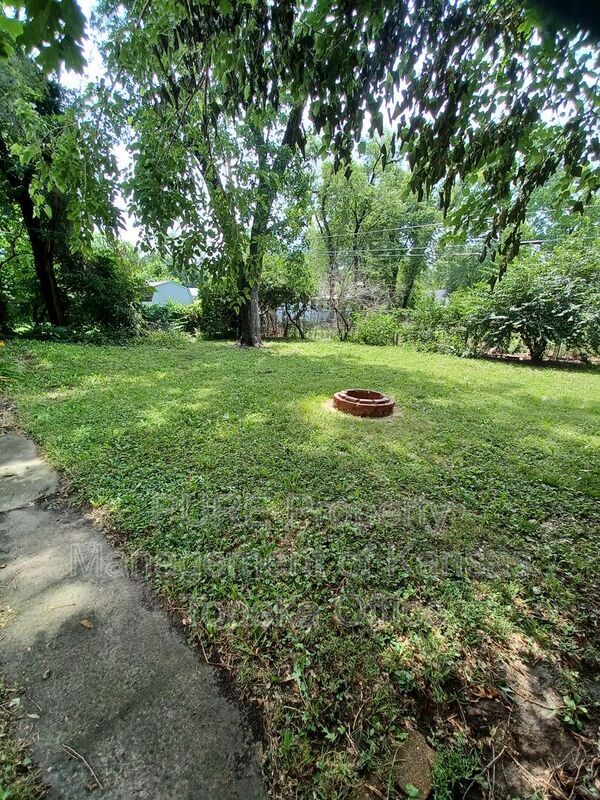 Building Photo - 4227 SW Drury Ln