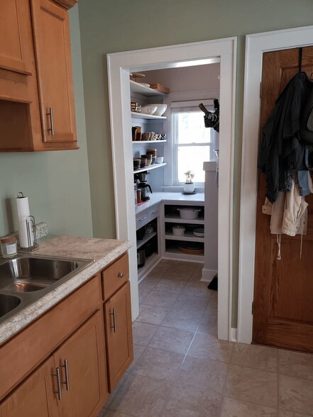 Lower kitchen - 2350 N 65th St