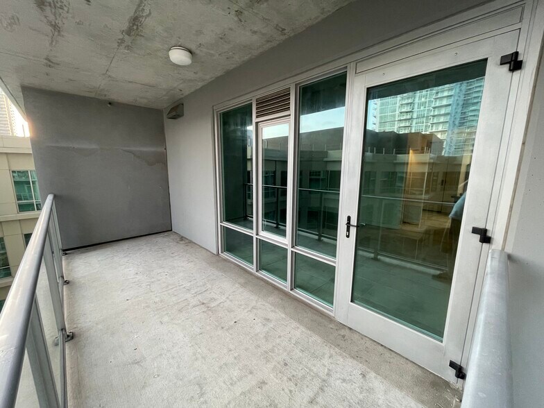 Balcony - 1080 Park Blvd
