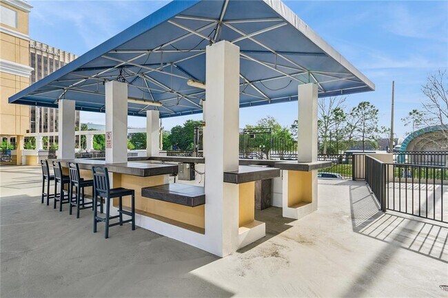 Building Photo - 151 E Washington St