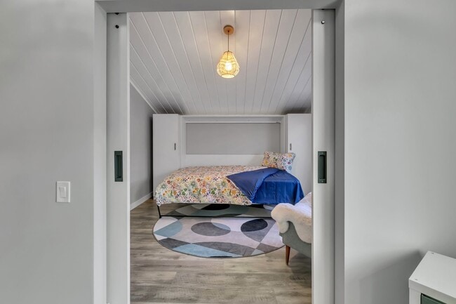 Building Photo - Private ADU available in Burien (garages n...