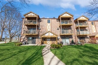 Building Photo - 751 S Dwyer Ave