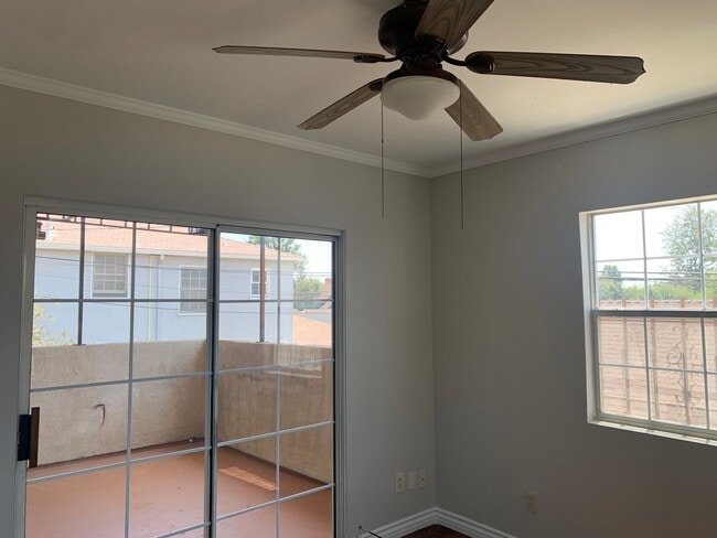Building Photo - For Rent: Charming 2 Bed / 2 Bath Duplex i...