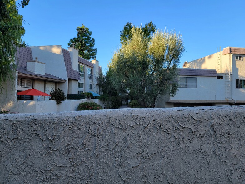 Building Photo - 6121 Shoup Ave
