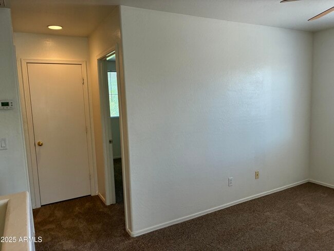 Building Photo - 25177 W Park Ave