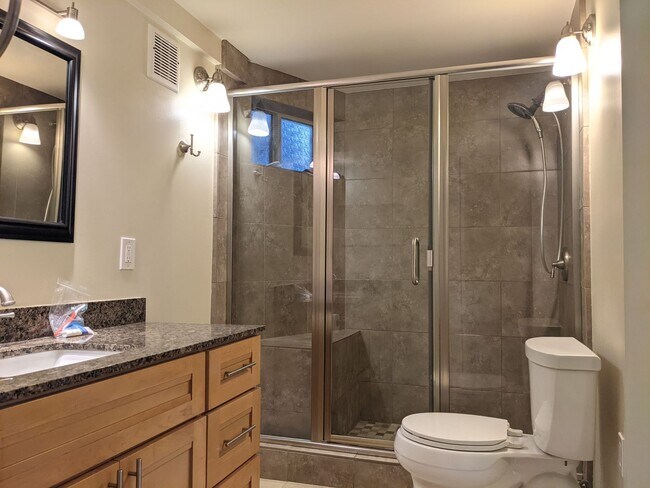 Building Photo - 1192 Page St