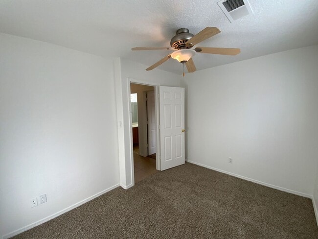 Building Photo - 3 Bedroom Single Story Home Available in Ventana Ranch Near Irving Blvd NW & Universe Blvd NW!