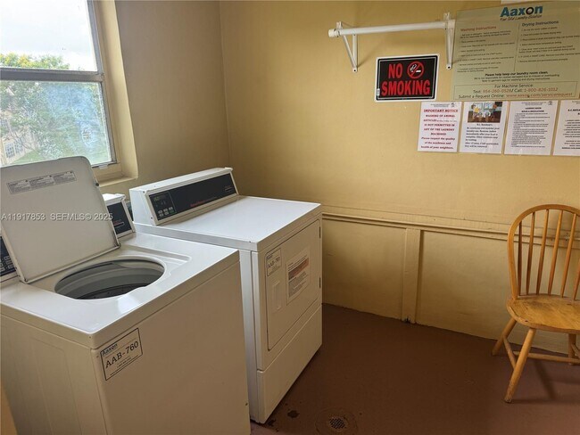 Building Photo - 6050 NW 64th Ave