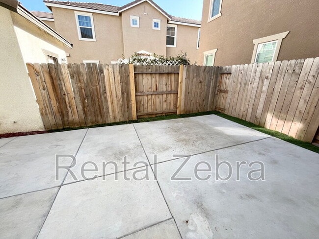 Building Photo - 1487 Bianchi Ln