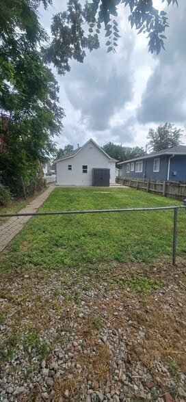 Building Photo - 1040 Peach St