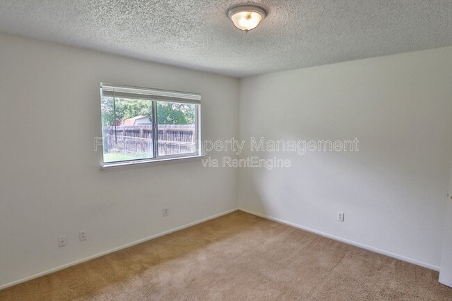 Building Photo - 1815 Big Rock Dr