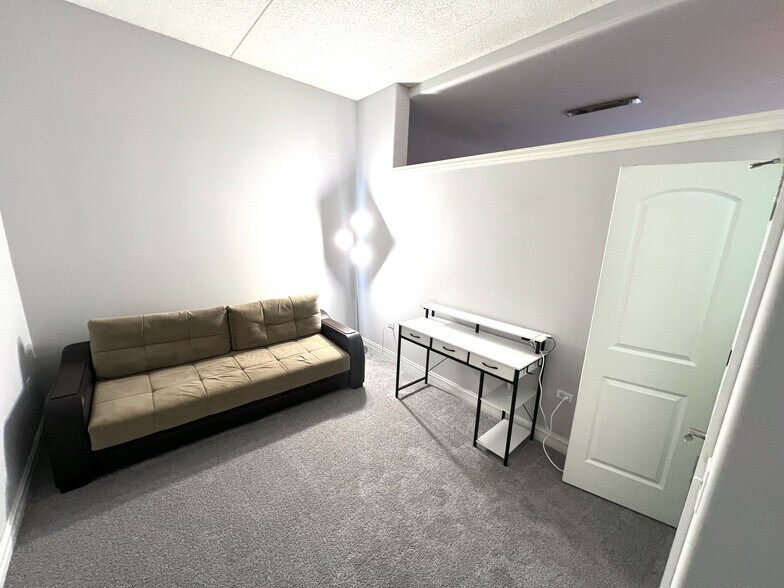 Building Photo - 3630 N Harlem Ave