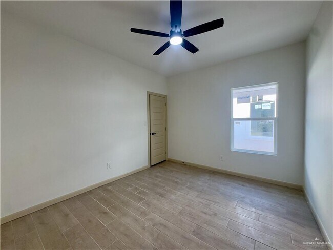 Building Photo - 1304 Rosewood Ln