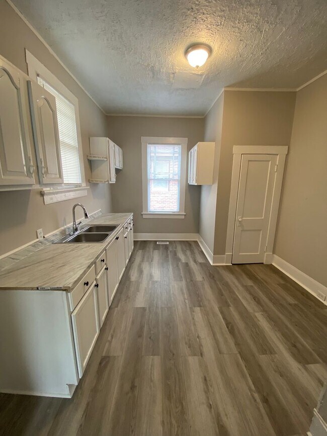 Building Photo - **ON HOLD** Columbus, GA 4 Bedroom / 2 Full Bathroom Home for Rent***