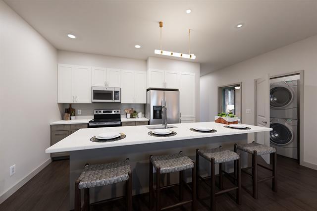 Building Photo - 10715 Garland Rd