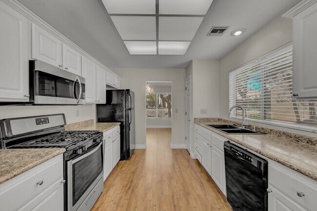 Building Photo - 55+ Age Restricted Sun City Summerlin! 2 BED + 2 BATH + 2 CAR GARAGE!