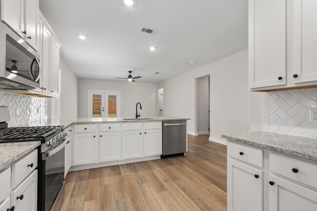 Building Photo - 1126 Campside Dr