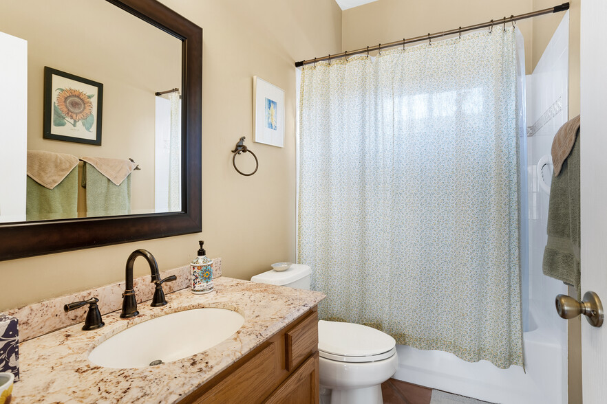 2nd bathroom - 2746 W Calle San Isidro