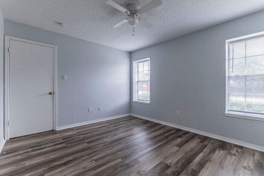 Building Photo - 10254 Dover Rdg