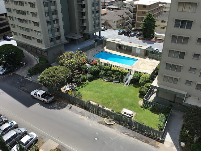 Building Photo - 2637 Kuilei St