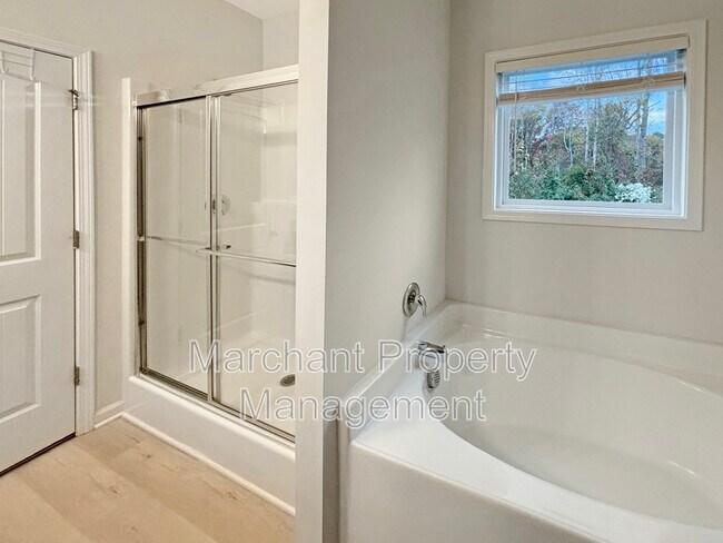 Building Photo - 459 Torrington Dr