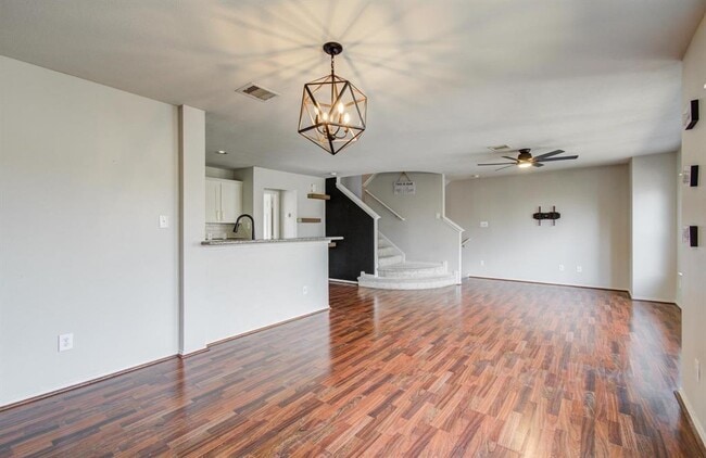 Building Photo - 2631 Woodridge Manor Dr
