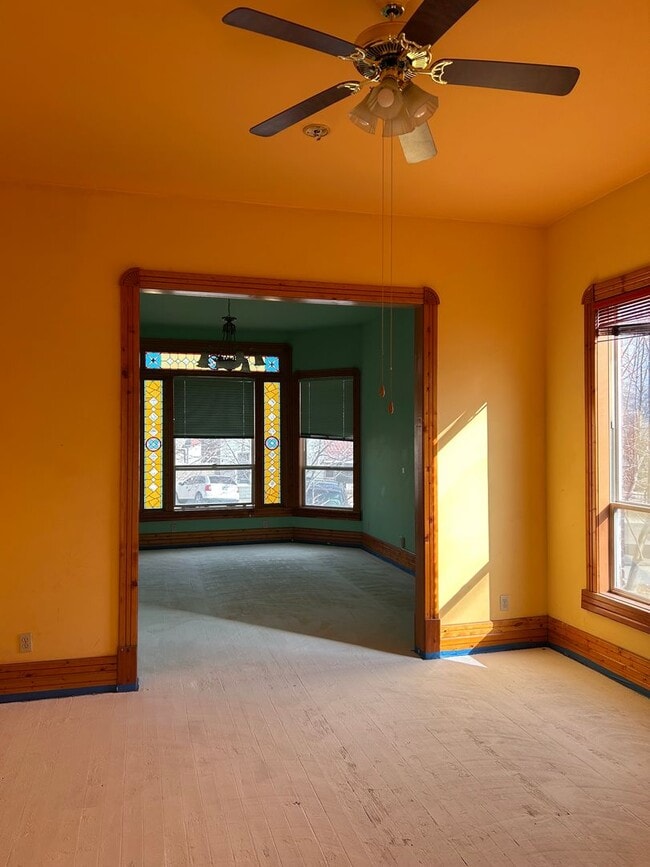 Building Photo - 307 S Idaho St