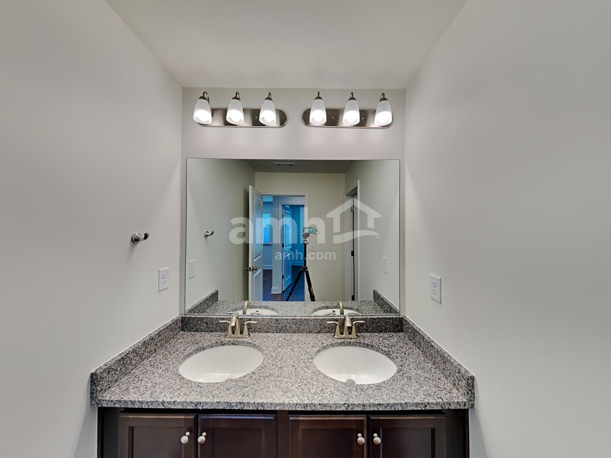 Building Photo - 216 Rivulet Dr
