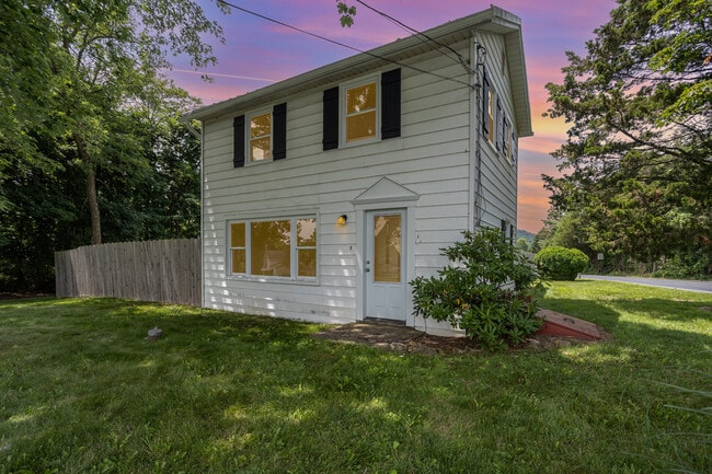 Primary Photo - 1645 Roundtop Rd