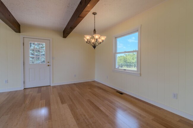 Building Photo - 7825 S Lake Leelanau Dr