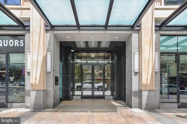 Building Photo - 1133 14th St NW