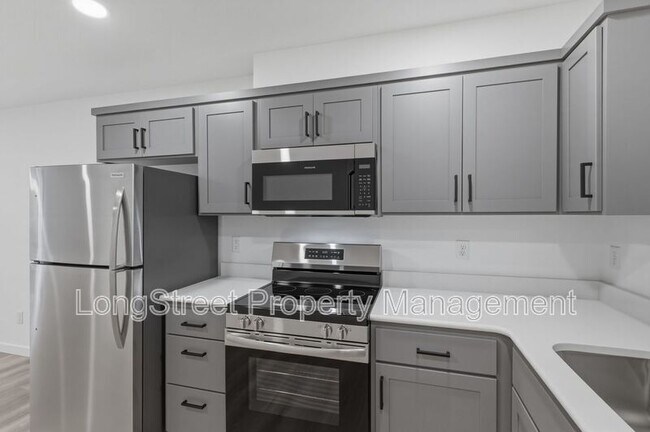 Building Photo - 814 S 19th St