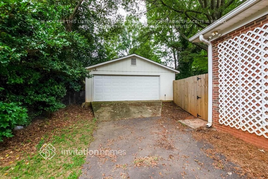 Building Photo - 6000 Sheppard Ct