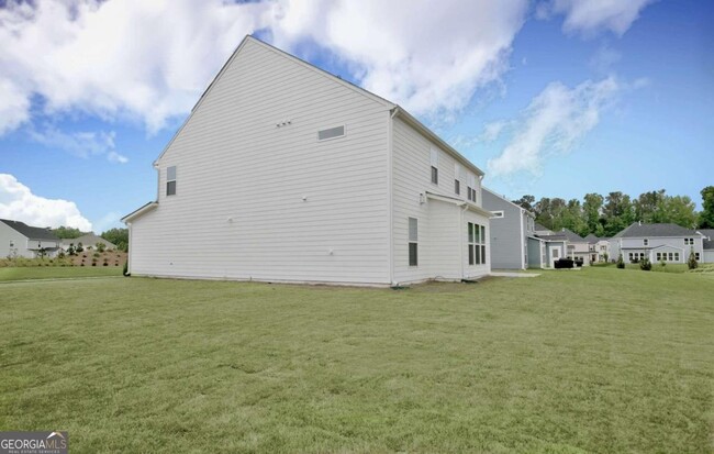 Building Photo - 504 Albertson Ave