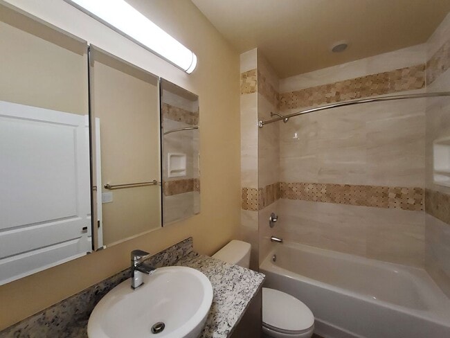 Building Photo - 200 E Malibu Dr