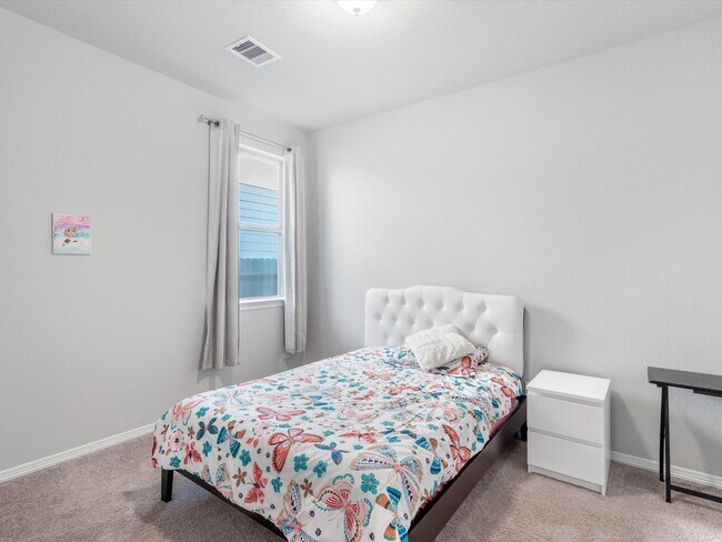 Building Photo - 10811 Violet Bloom Dr