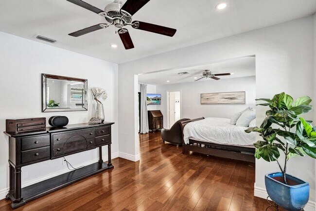 Building Photo - Boca Raton Beautifully Updated 4 Bedroom Pool Home