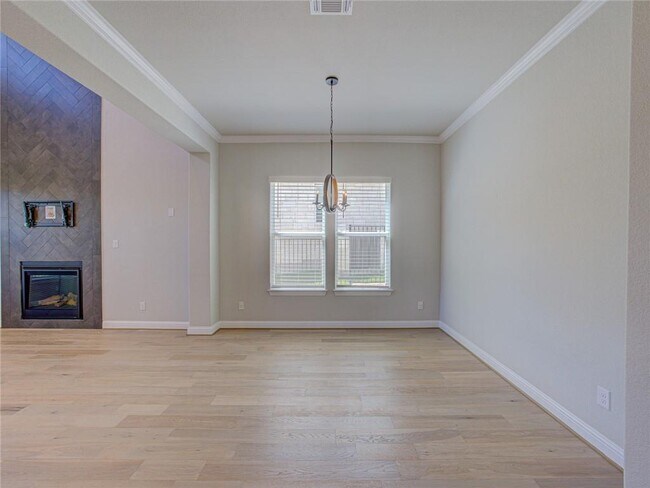 Building Photo - 425 Sitlington Ln