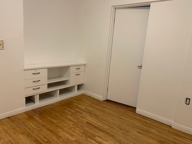 office room - 12861 Panama St