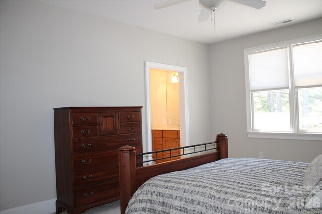 Building Photo - 17404 Summer Pl Dr