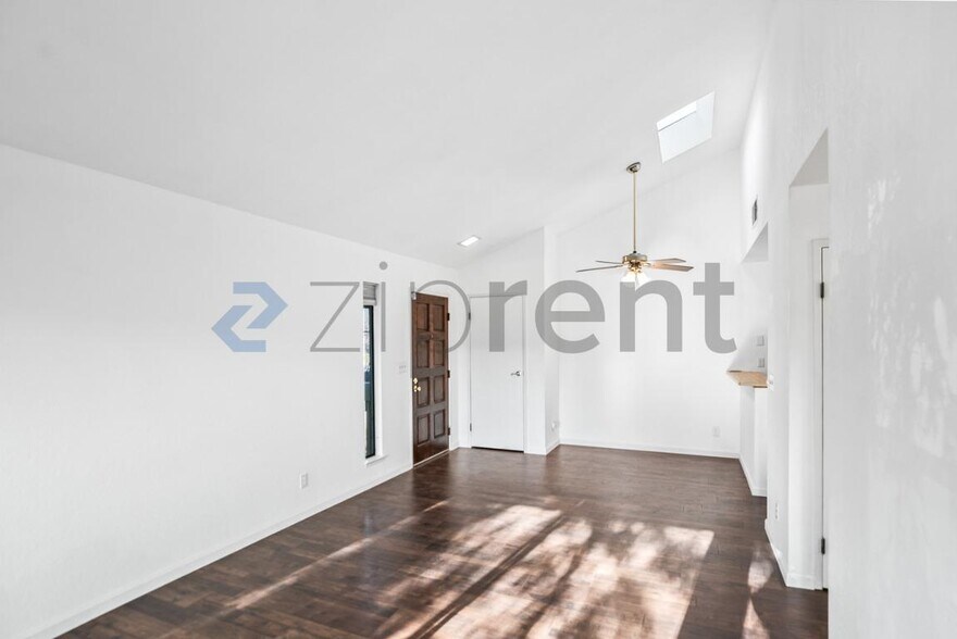 Building Photo - 1544 Bailey Rd