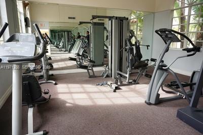 Building Photo - 9785 Nob Hill Ct