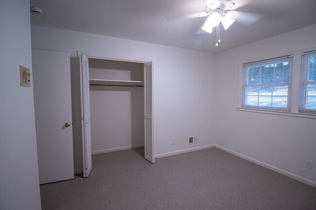 Building Photo - Renovated 5BR Home Minutes from Downtown Columbia | Two Full Kitchens + Fenced Yard ~ Available M...